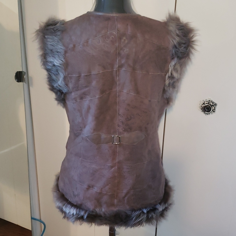 natural fur vest sz M